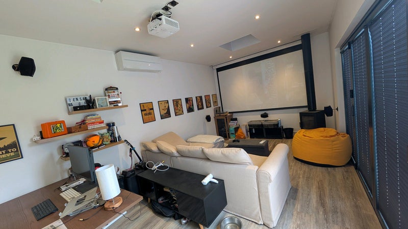 Photo 1: Studio/living room 2
