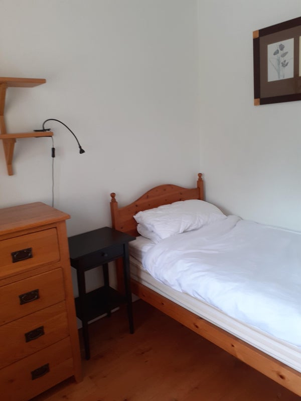 Photo 1: Bedroom