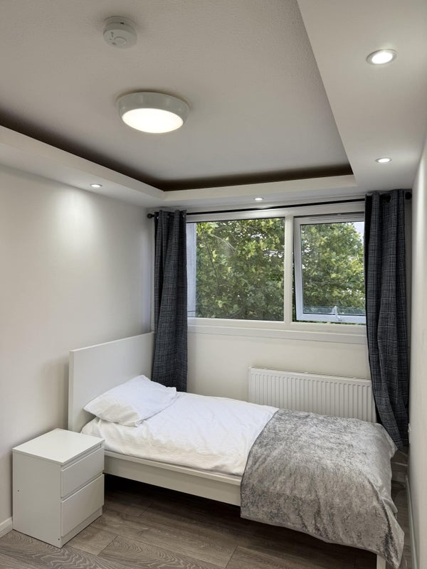 'Single room for rent - en-suite ' Room to Rent from SpareRoom