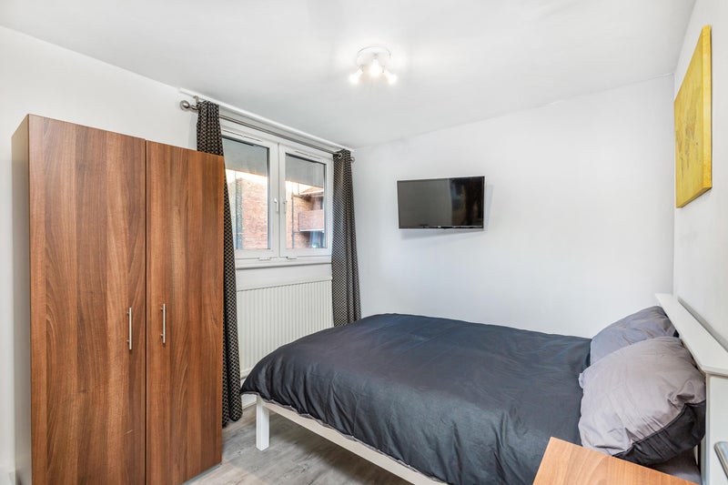 Photo 1: Room 3