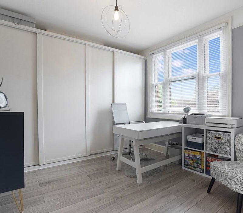 Photo 1: Bedroom 1