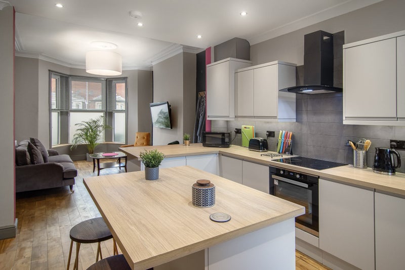 Photo 1: Kitchen 49 Oxford Rd