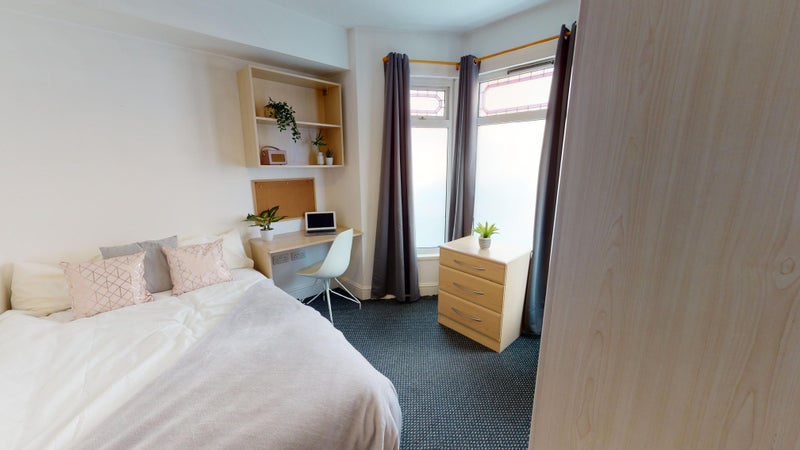 Photo 1: Room to be taken over.