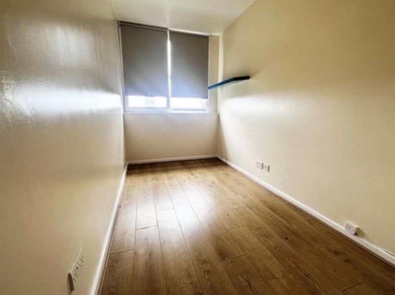 Photo 1: Room 3