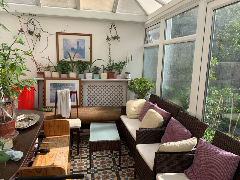 Photo 1: Conservatory