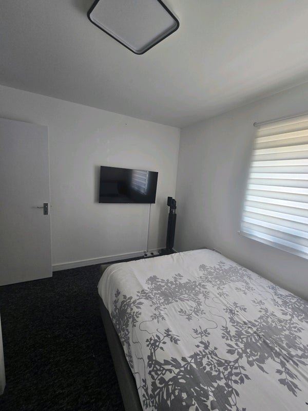 Photo 1: Neat home neat room