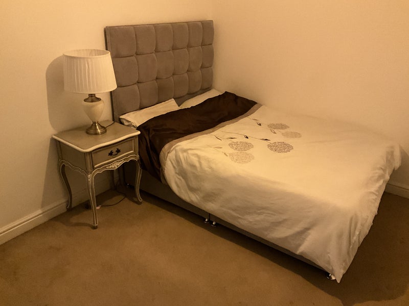 Photo 1: Spacious Double Bedroom