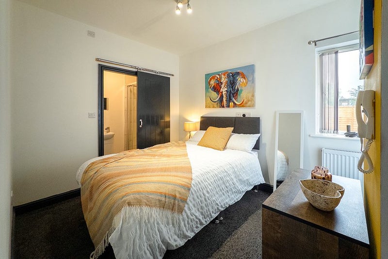 Photo 1: Room 1 £600.00