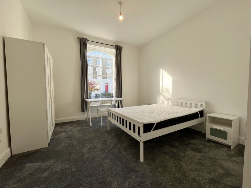 Photo 1: Room 2