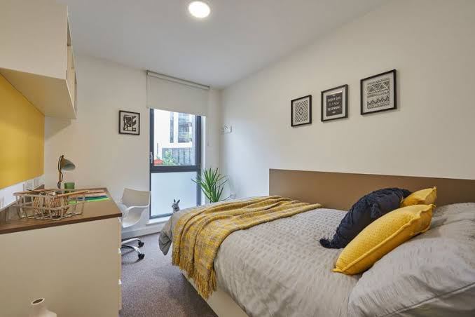 Photo 1: Bedroom