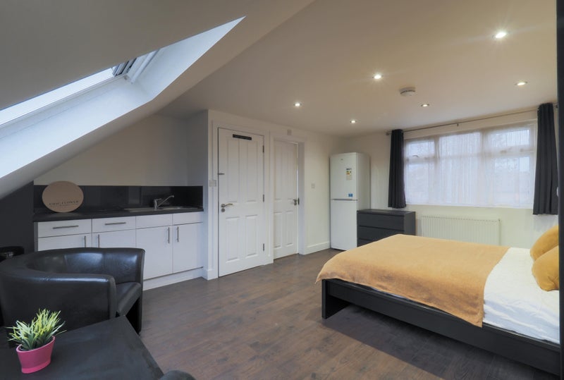 Photo 1: Bedroom