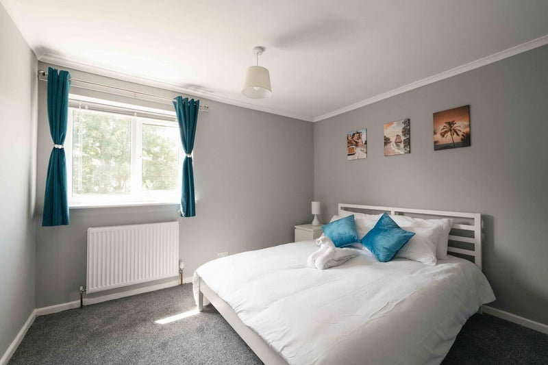 Photo 1: Large Double Room