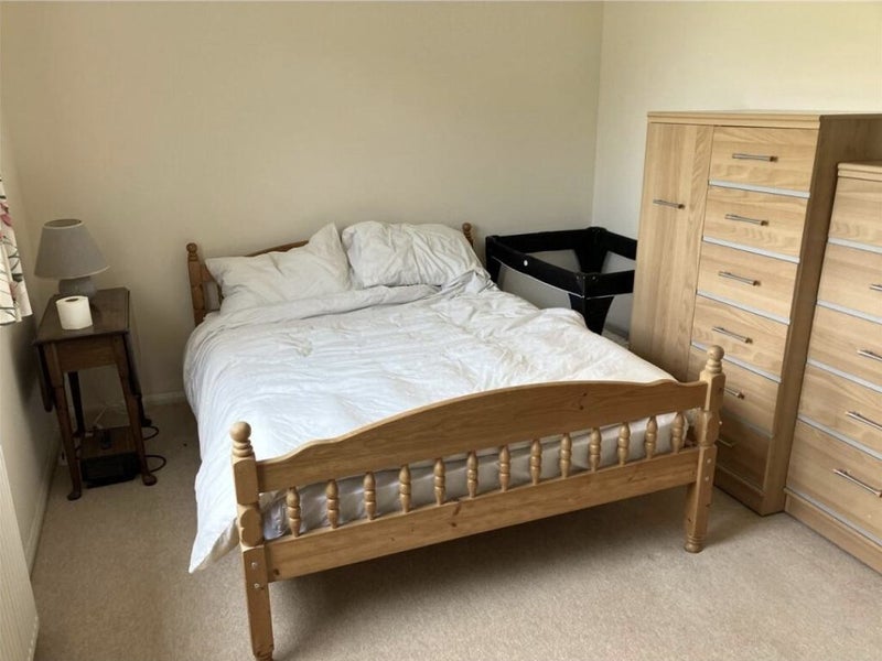 Photo 1: Double bedroom 1