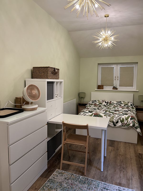 Photo 1: Room (Yours)