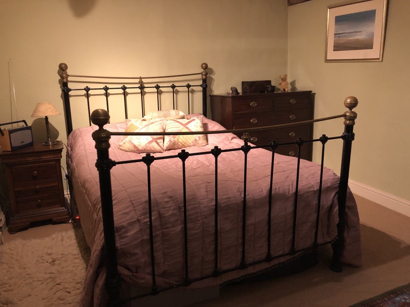 Photo 1: Double bedroom