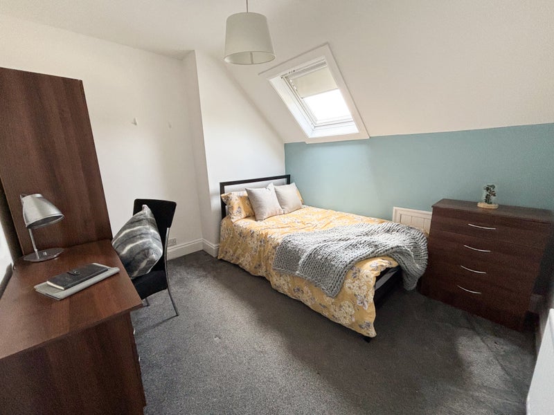Photo 1: Room 8
