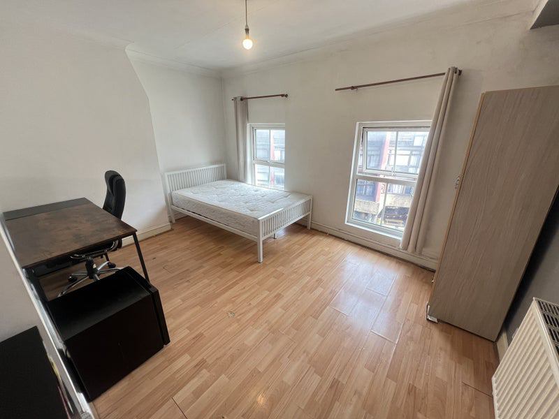 Photo 1: £288pw with all bills included