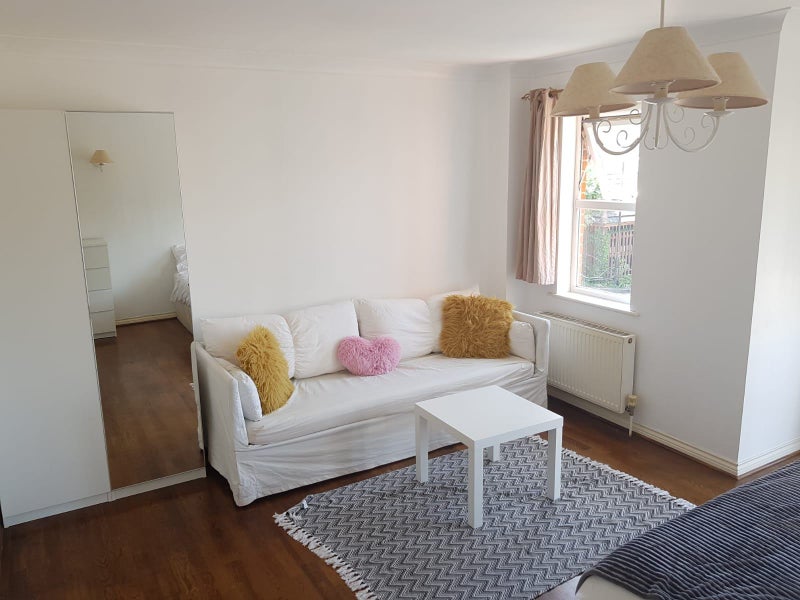 Photo 1: Large room