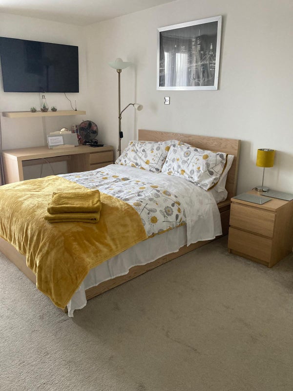 Photo 1: Bedroom (TV, Desk)