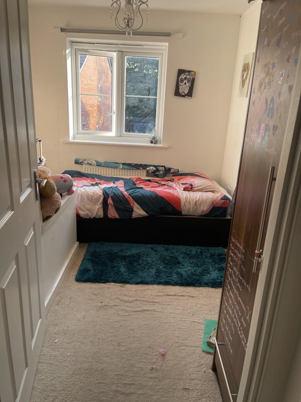 Photo 1: Room 1