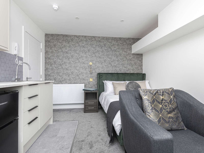 Photo 1: Bedroom 6