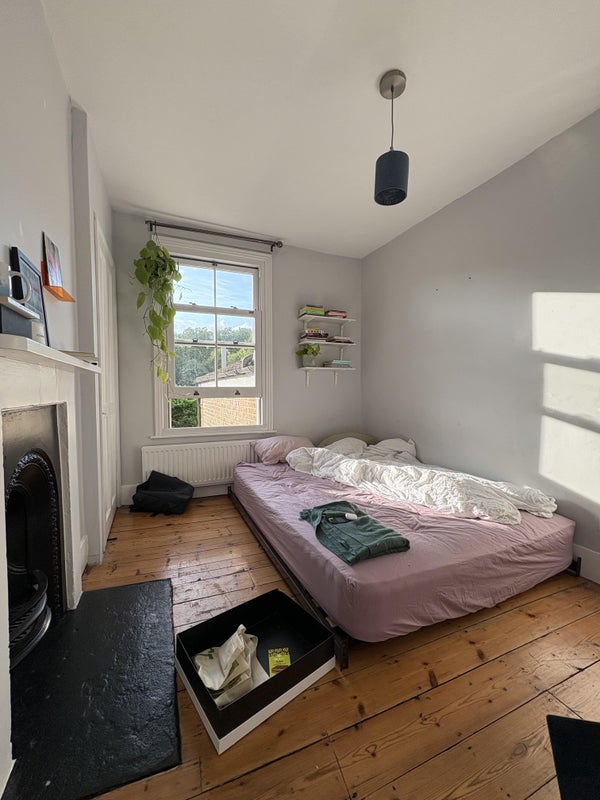 Photo 1: inside room