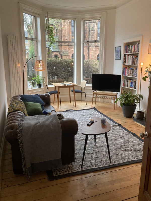 Photo 1: Living room
