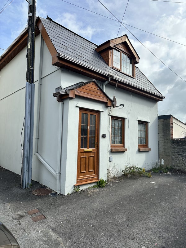 Photo 1: Property