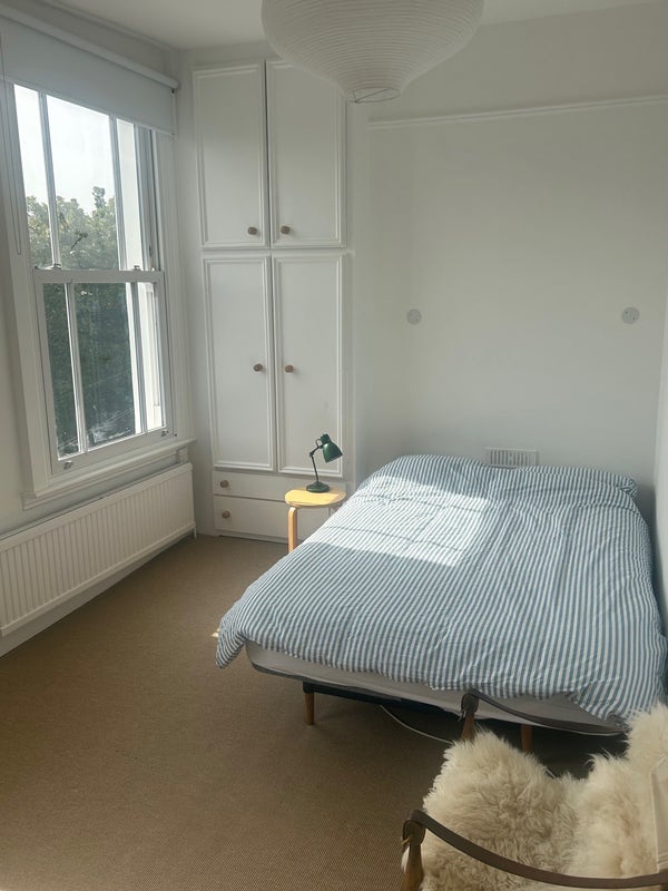 Photo 1: Room for rent.