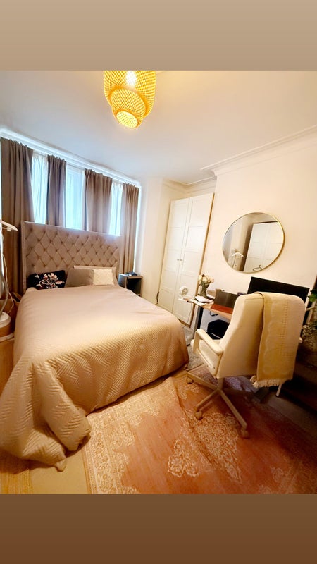 Photo 1: Specious king size room