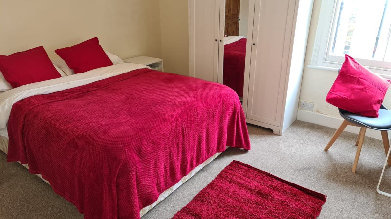 Photo 1: Room PLW-5