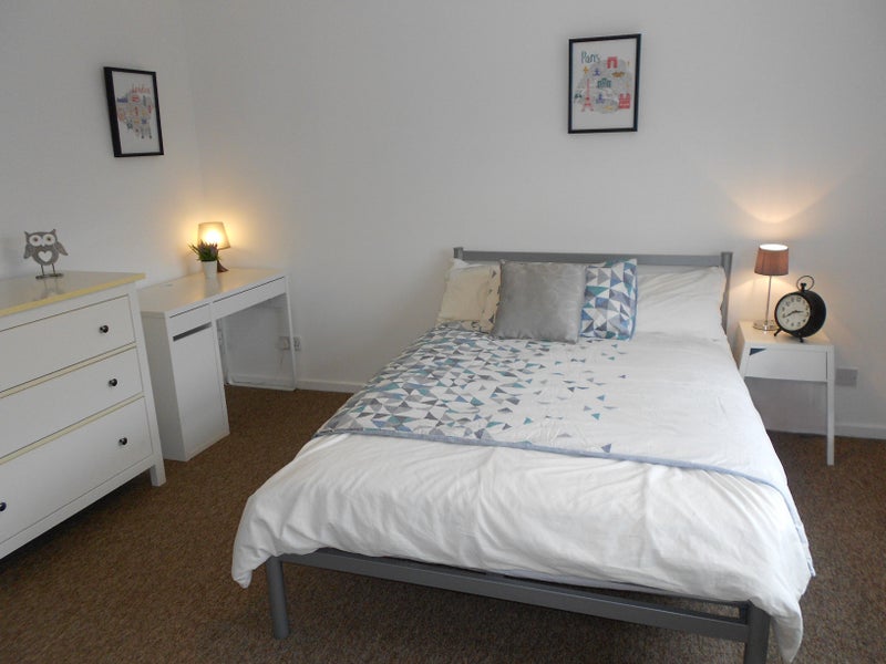 Photo 1: Fully furnished, double bed, drawers, desk.....