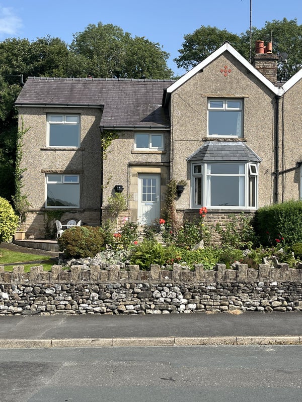 Photo 1: House