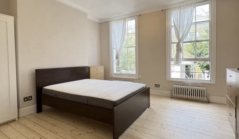 Photo 1: Room 1
