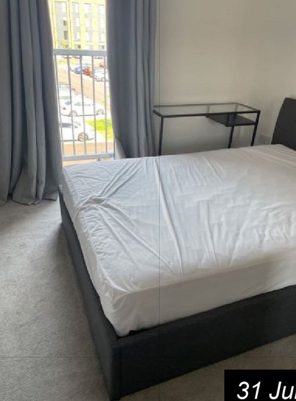 Photo 1: Bedroom