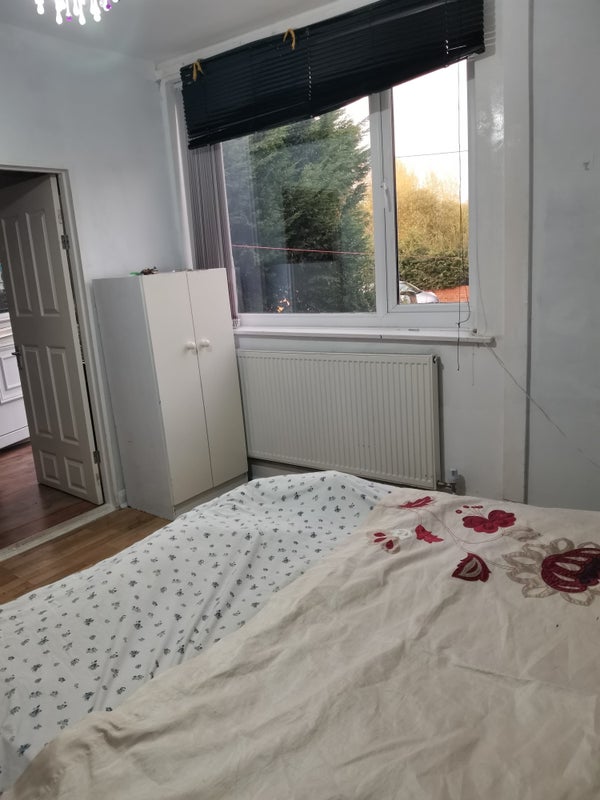 Photo 1: bedroom