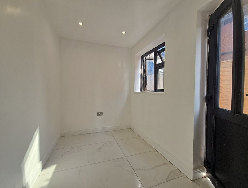 double room in Reading (RG2) - More