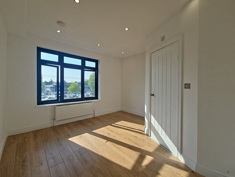 Photo 1: Room 3