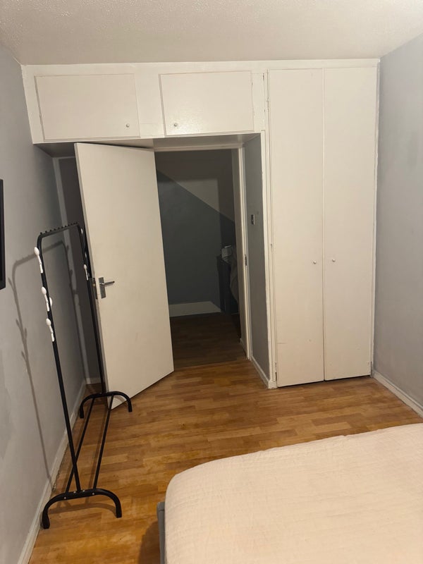 Photo 1: Bedroom pic 2