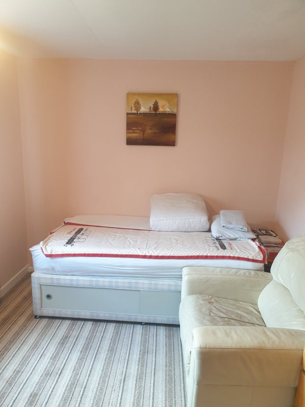 Photo 1: Room