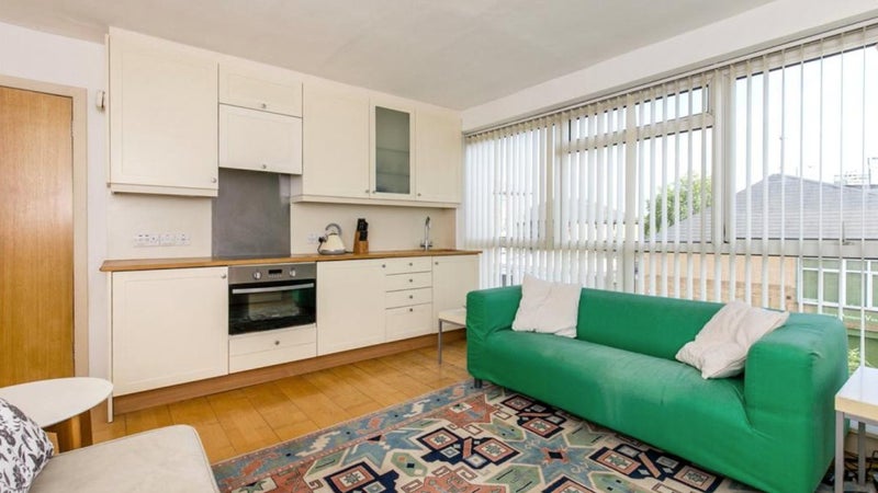 Photo 1: Living