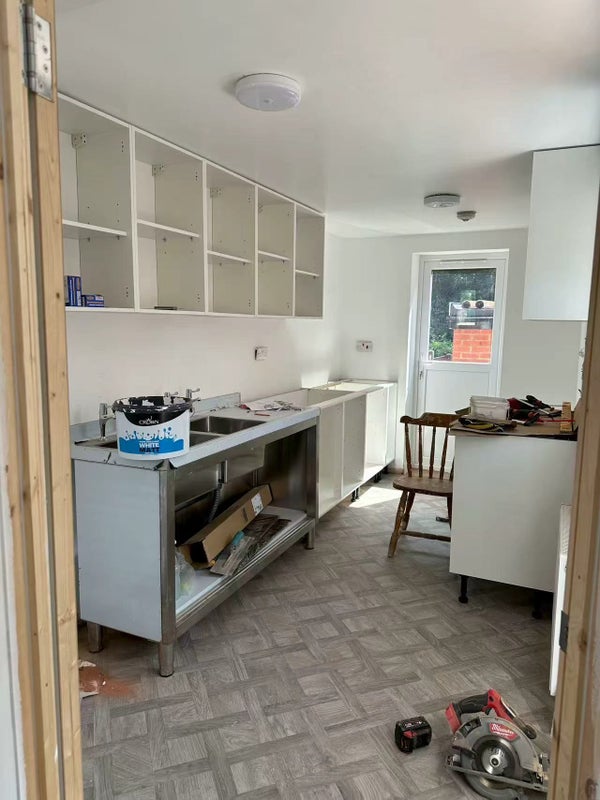 Photo 1: Kitchen