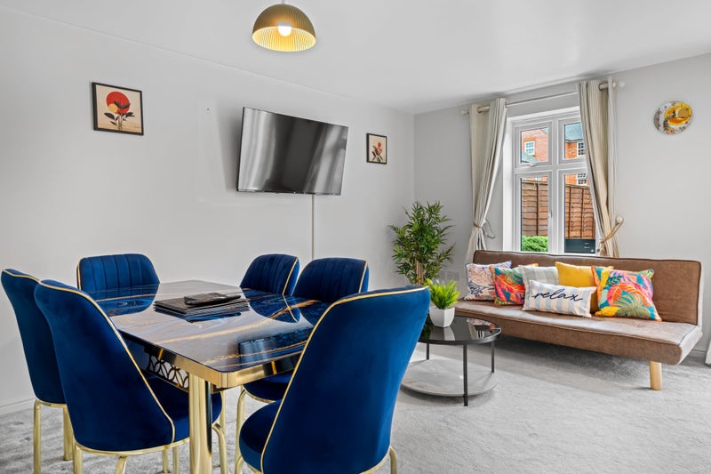 Photo 1: Dining Room