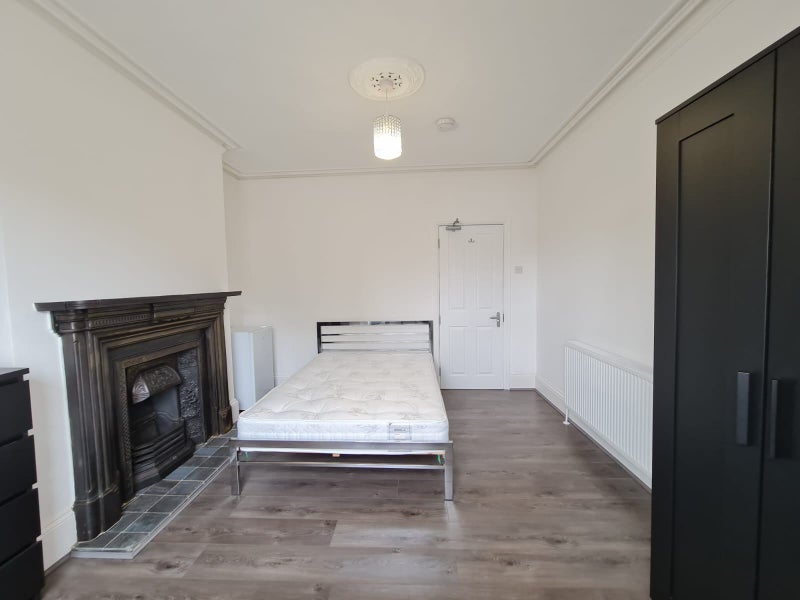 Photo 1: Bedroom 1 Ground Floor