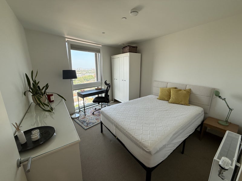 Photo 1: Available room