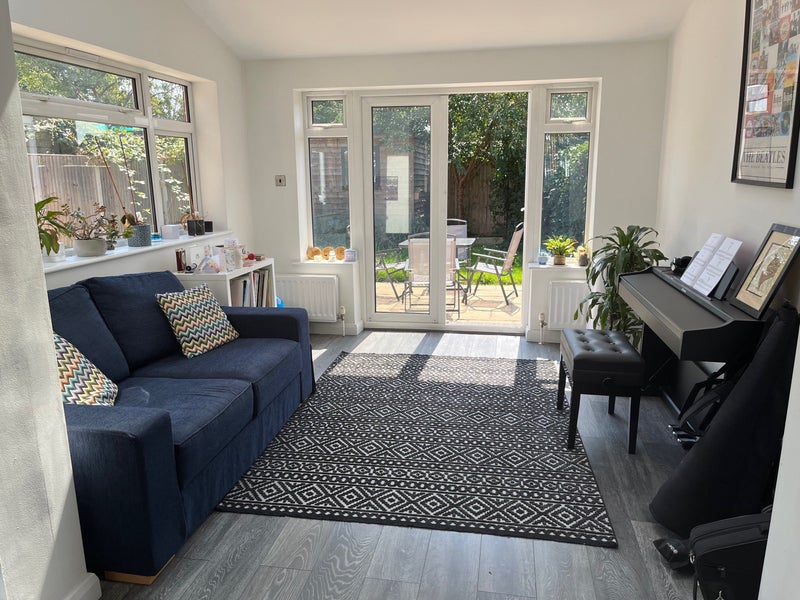 Photo 1: Conservatory