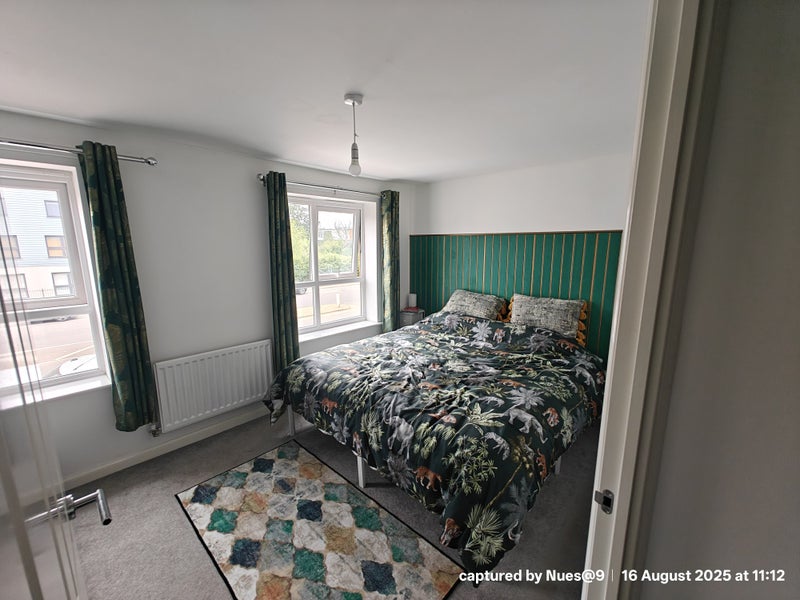 Photo 1: Bedroom