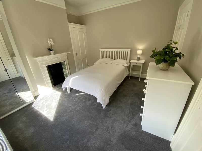 Photo 1: Room 5