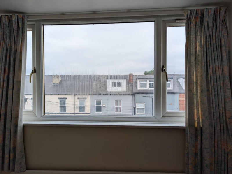 Photo 1: Room 1