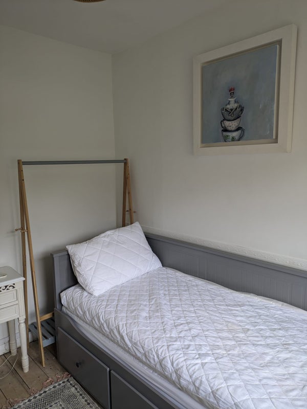 Photo 1: Single room view 1